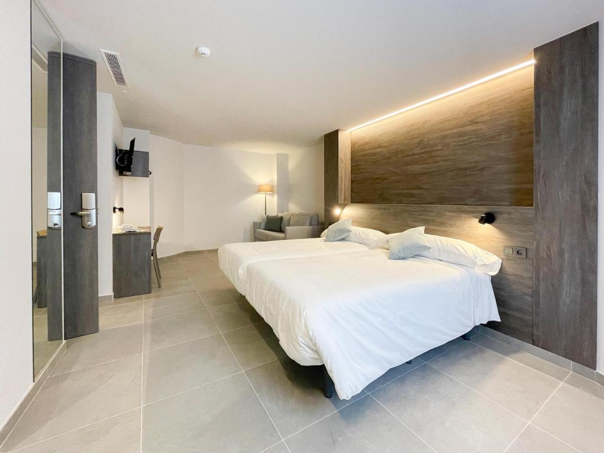 Hotel Quatre Llunes Santa Pola Zewnętrze zdjęcie